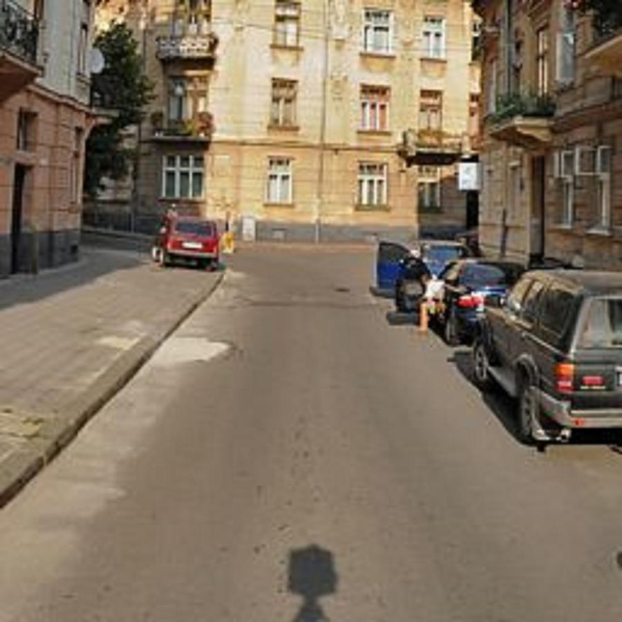 Апартаменти Вул Кониського 5 На 6 Осіб Біля Медичного Університету 利沃夫 外观 照片